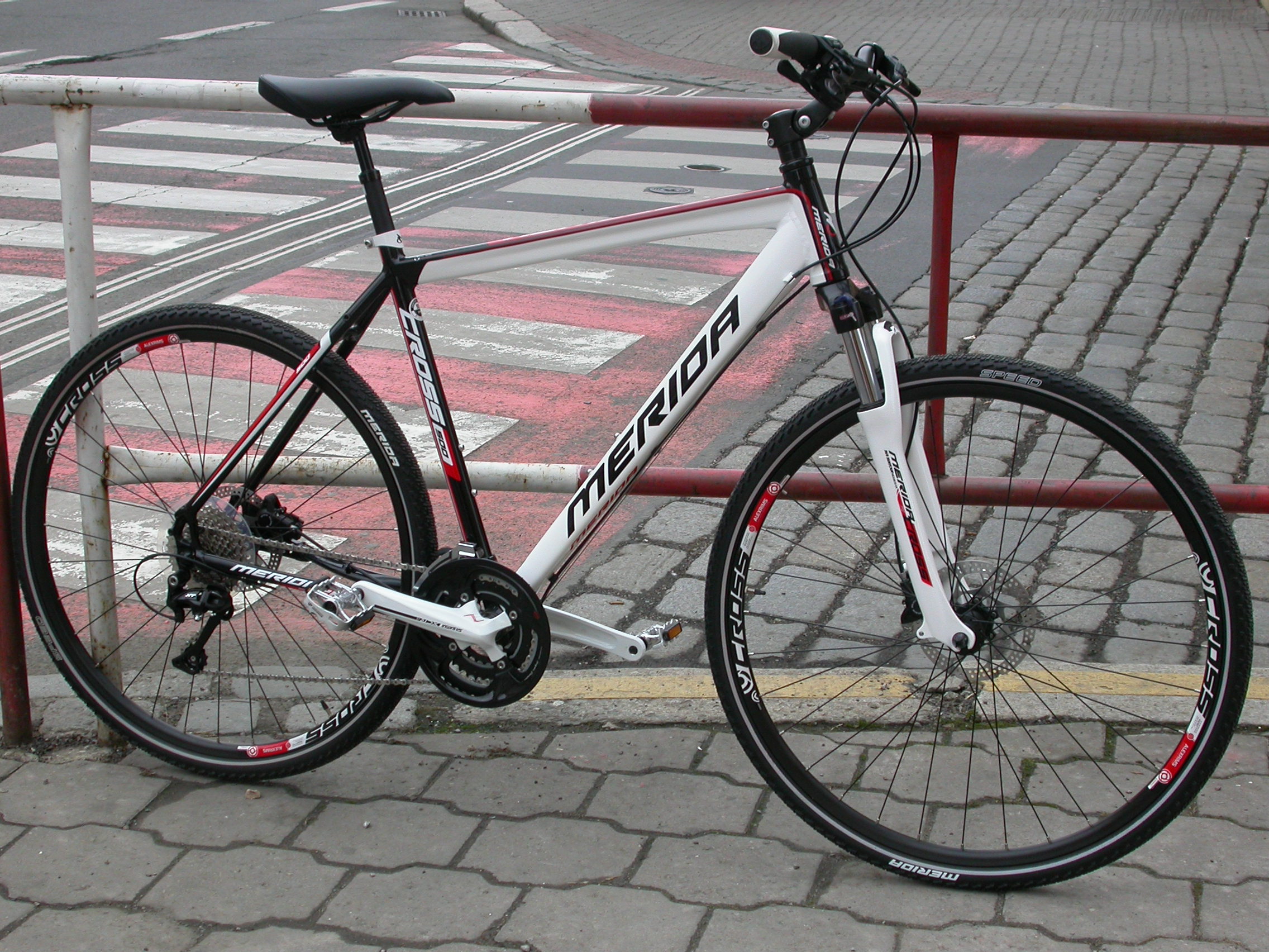 Merida CROSSWAY 500 D SterbaBike.cz