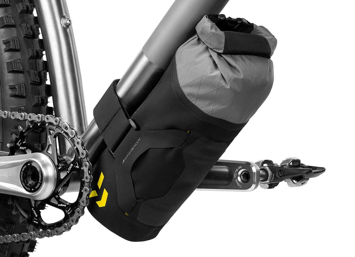 BRAŠNA APIDURA BACKCOUNTRY DOWNTUBE PACK - 1.8 L